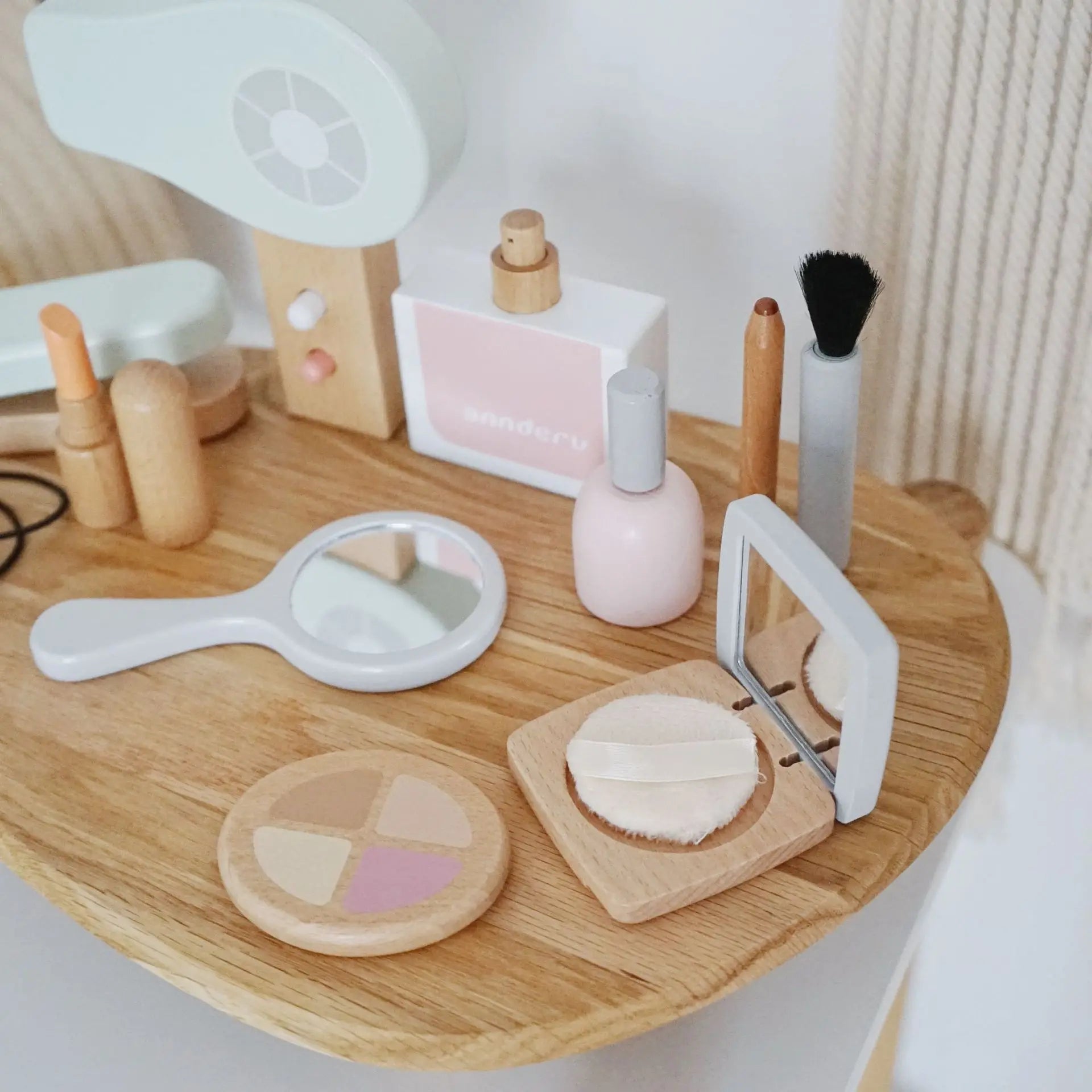 Set de Maquillaje y Peluquería de Madera