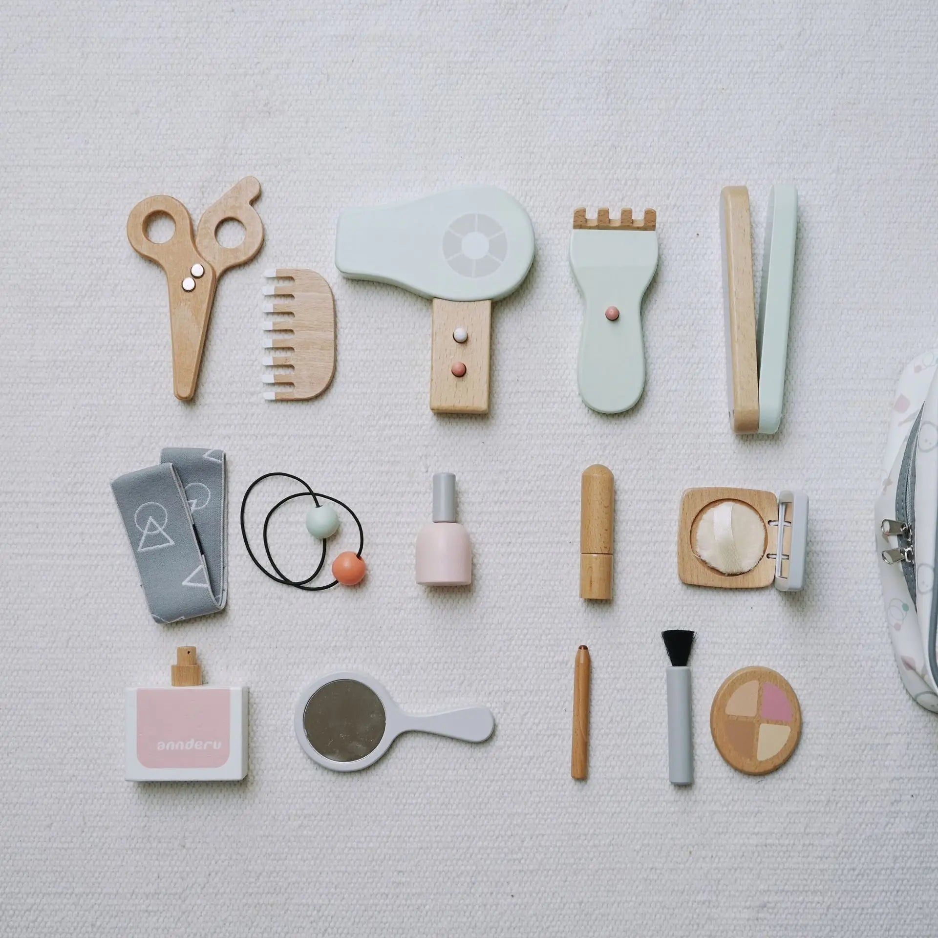 Set de Maquillaje y Peluquería de Madera