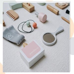 Set de Maquillaje y Peluquería de Madera